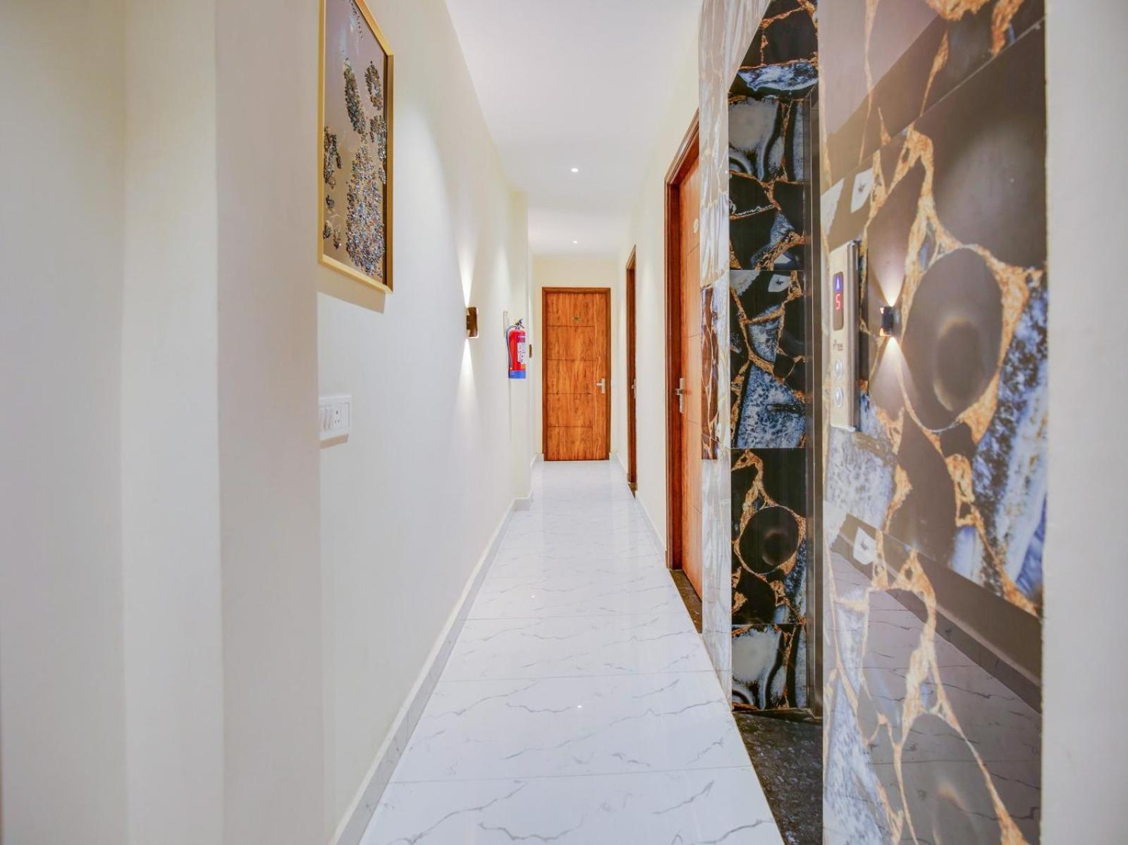 Hotel Holiday First 300 Meter From Golden Temple Amritsar Ngoại thất bức ảnh