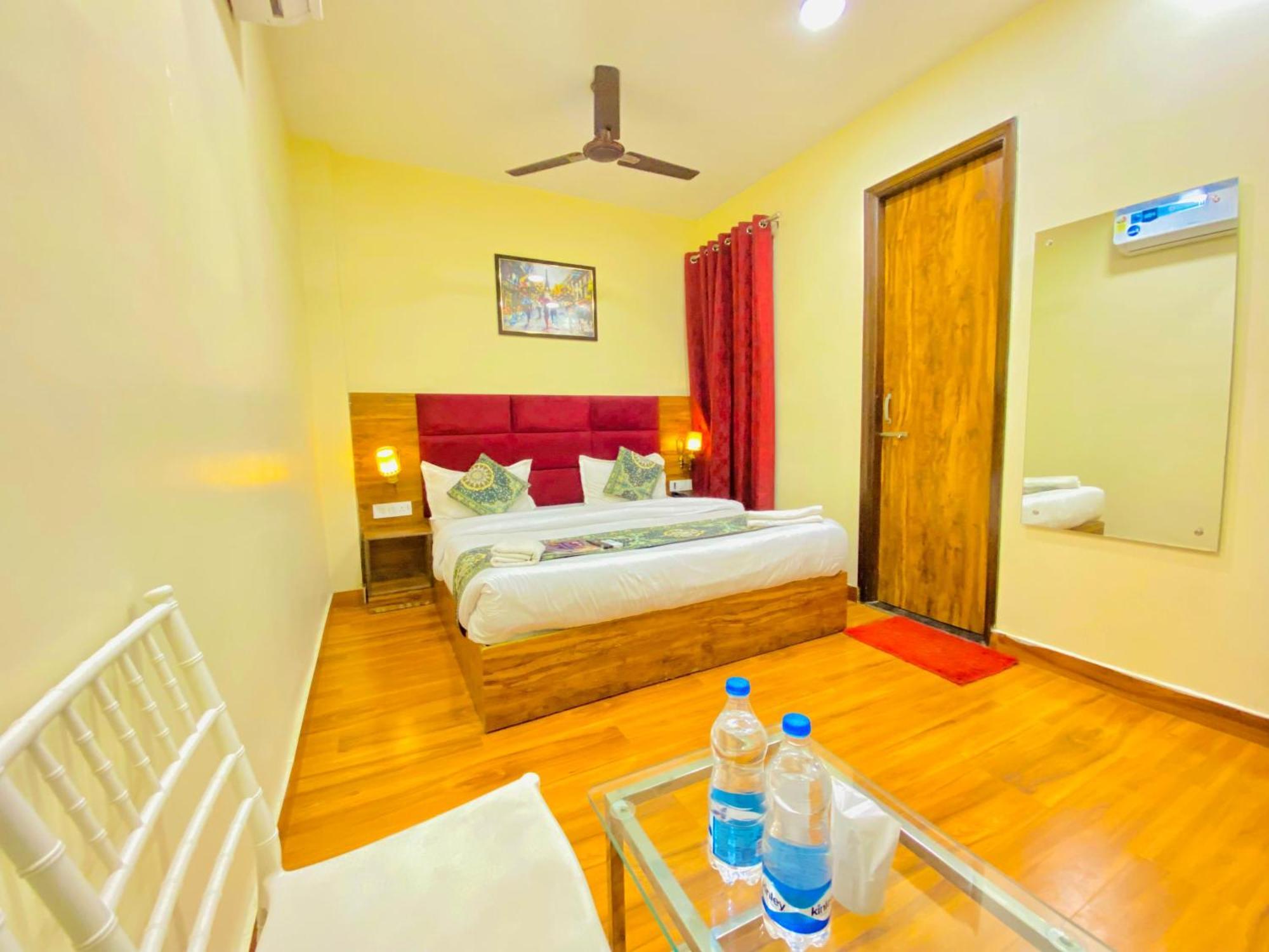 Hotel Holiday First 300 Meter From Golden Temple Amritsar Ngoại thất bức ảnh