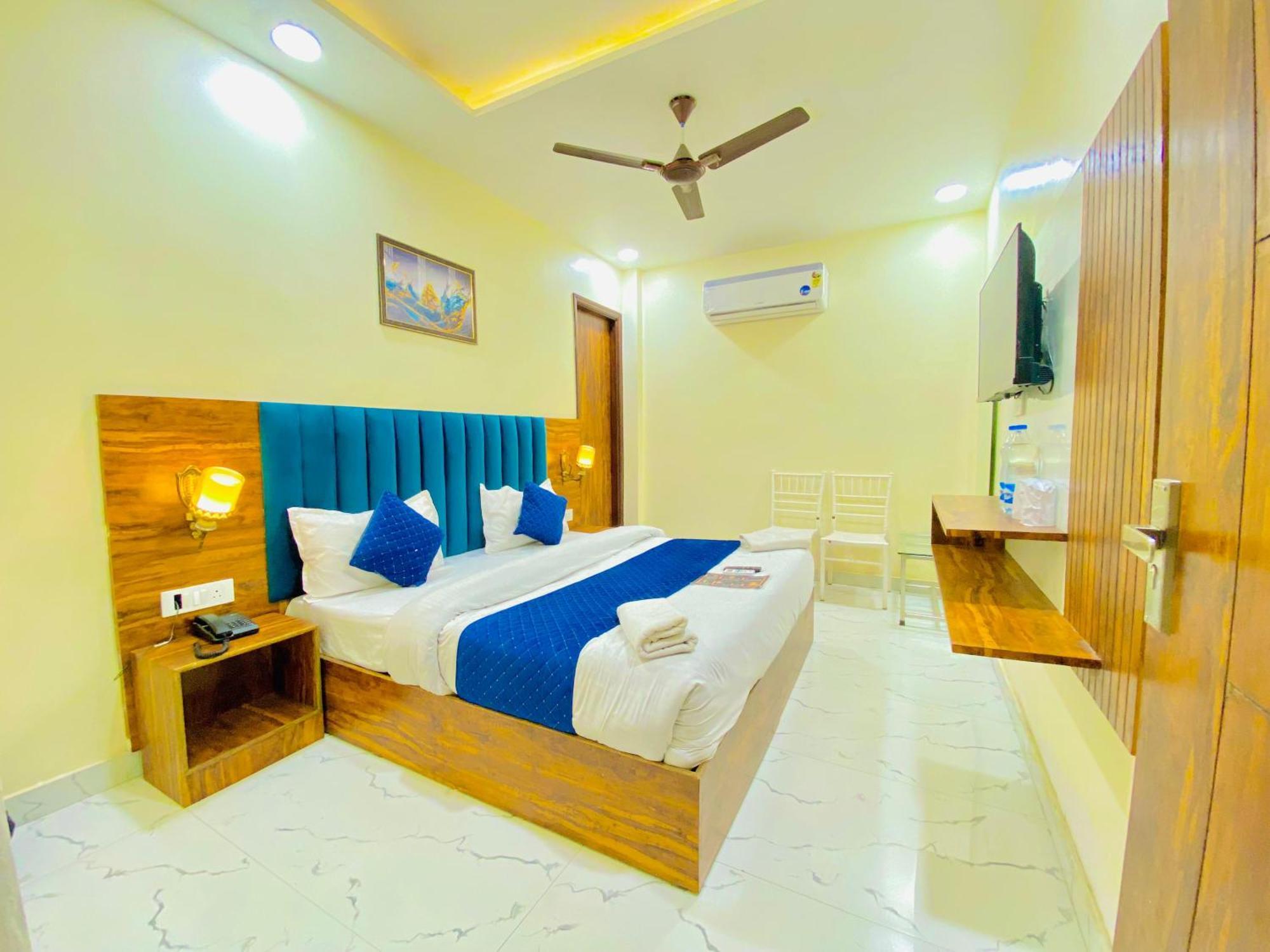 Hotel Holiday First 300 Meter From Golden Temple Amritsar Ngoại thất bức ảnh