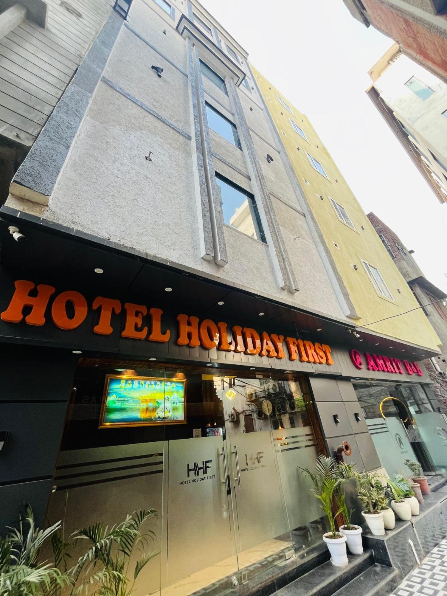 Hotel Holiday First 300 Meter From Golden Temple Amritsar Ngoại thất bức ảnh